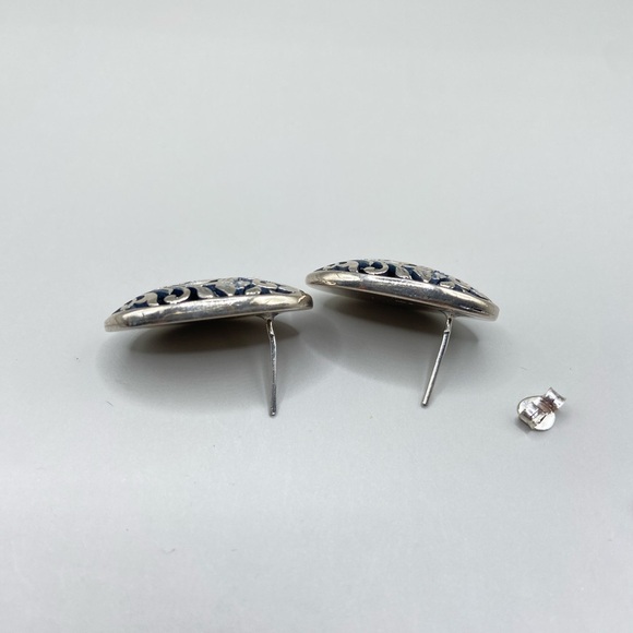 Vintage Floral Filigree Oval Post Earrings - Picture 7 of 7